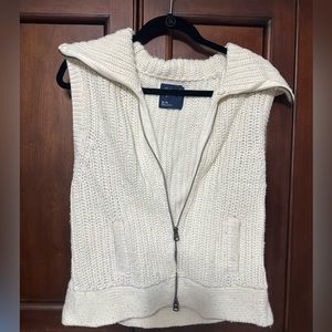 American Eagle knit sweater vest